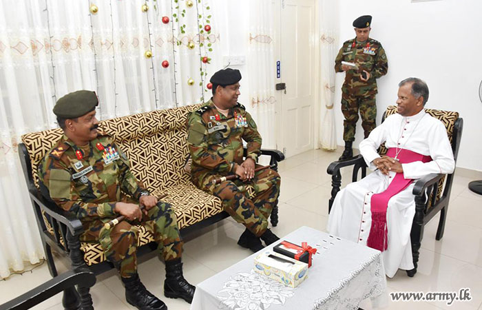 Commander Security Forces (East) Meets Bishop of the Eastern Province