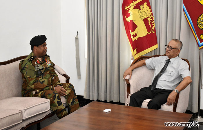 Commander Security Forces (East) Meets Government Officials in 22 Infantry Division Area