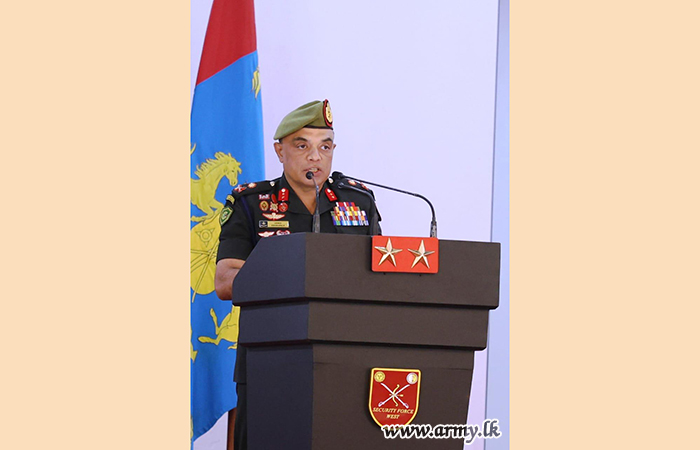 Commander, Security Forces (West) Addresses Officers of Army Cantonment - Panagoda