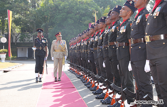 Security Forces (West) Troops Bid Farewell to Outgoing Commander