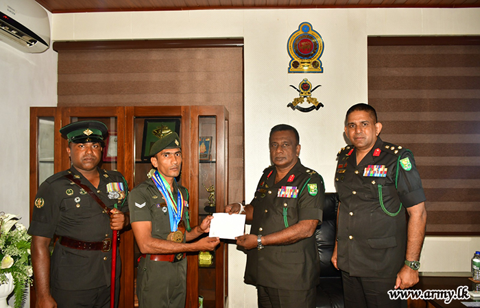 යාන්ත්‍රික පාබල රෙජිමේන්තුවේ  ජාතික මුෂ්ඨි ප්‍රහාරක ශූරයාට මූල්‍යමය ආධාර
