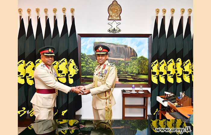 SLSR New Colonel of the Regiment Assumes Duties