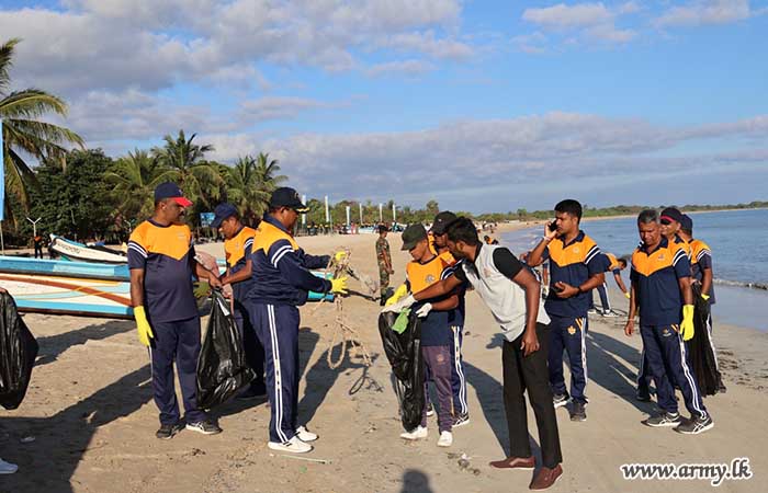 Troops of Security Forces (East) Conduct Beach Cleaning Programme