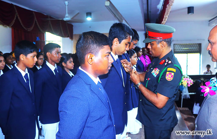 Commander of 141 Infantry Brigade Graces Lakpahana Prefects' Investiture Ceremony