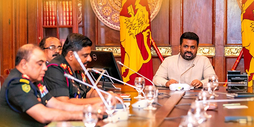 President Meets with Senior Army Officials