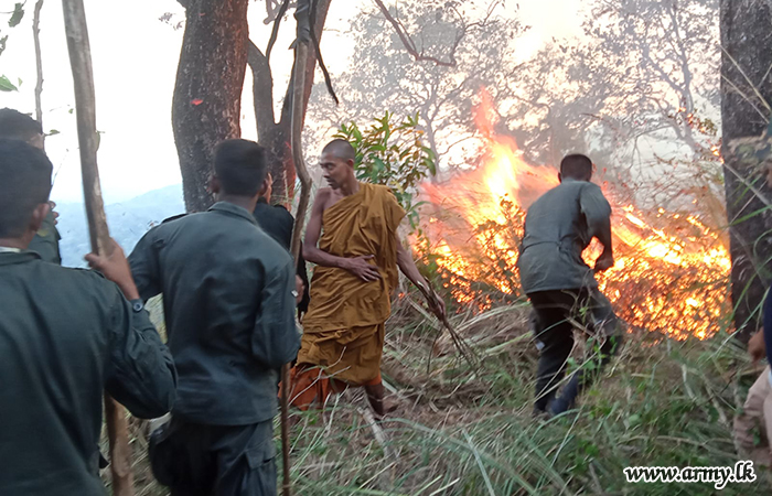 18 GW Troops Assist in Dousing Monaragala Wildfire
