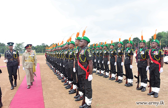 Troops of 1 Corps Bid Farewell to Outgoing Commander