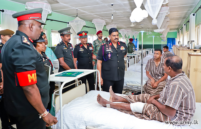 Army Chief Visits Army Base Hospital in Diyatalawa