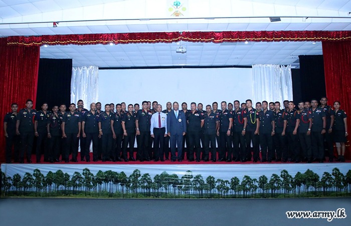 SF - Jaffna Officers Enhance Knowledge on Military in Internal Security Operations