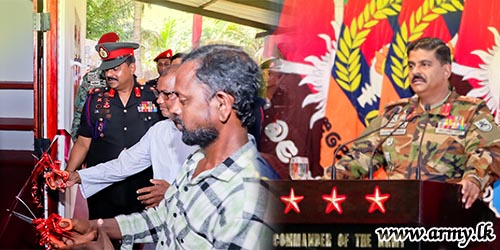 Commander of the Army Visits Jaffna Peninsula