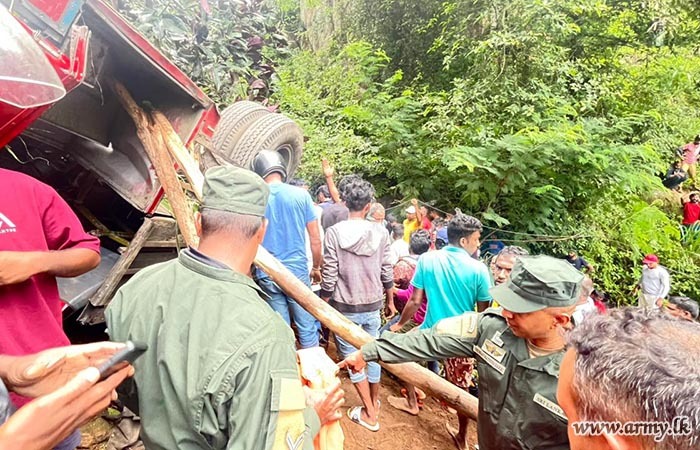 Sri Lanka Army Troops Aid in Emergency Rescue Following Ramboda Bus Tragedy