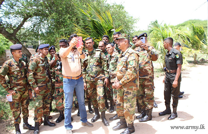 Photography Workshop Held at 54 Infantry Division