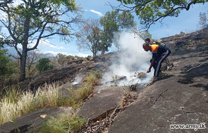 18 SLNG Troops Respond Swiftly to Wildfire in Kooragala