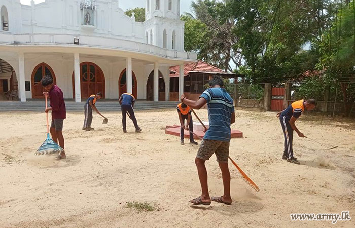 Troops of 7 VIR and Civilians Conduct Shramadana Campaign