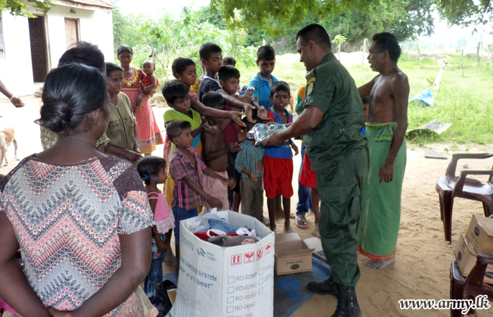 233 Brigade Coordinates Donation of Food and Clothes for Needy Families  