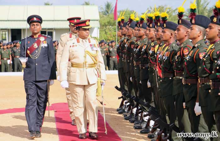 51 & 52 Divisions in Jaffna Formally Welcome New Jaffna Commander 