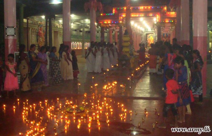 57 Division Troops Clean Up Kovil Premises before ‘Deepavali’ 