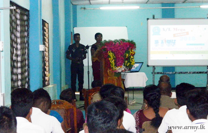 A/L Students in Madu Attend Army-Initiated Seminar Project