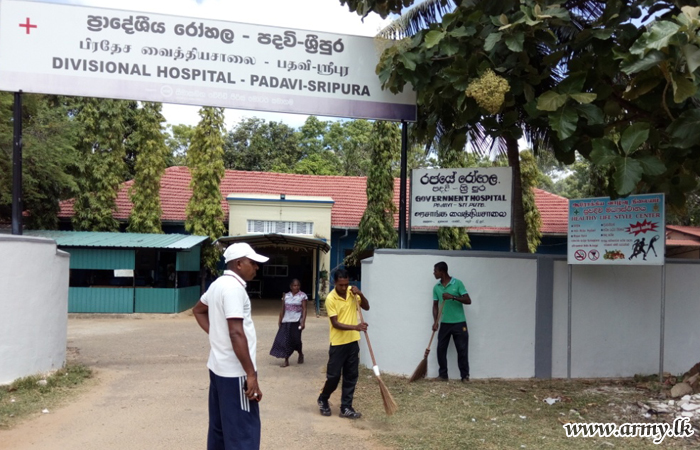 62 Division Troops Conduct ‘Sharamadana’ Programme at Sripura Hospital 