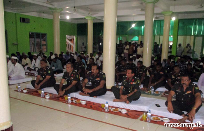 62 Division Troops Join Ramadan ‘Ifthar’ Ritual