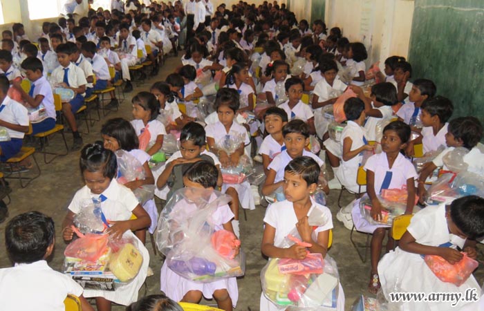 Southerners Take School Accessories to Pooneryn Students  