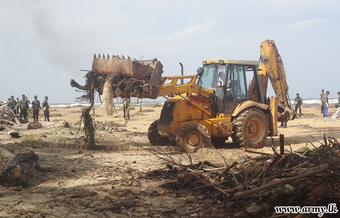 58 Division Troops Clean Gintota Beach Once Again