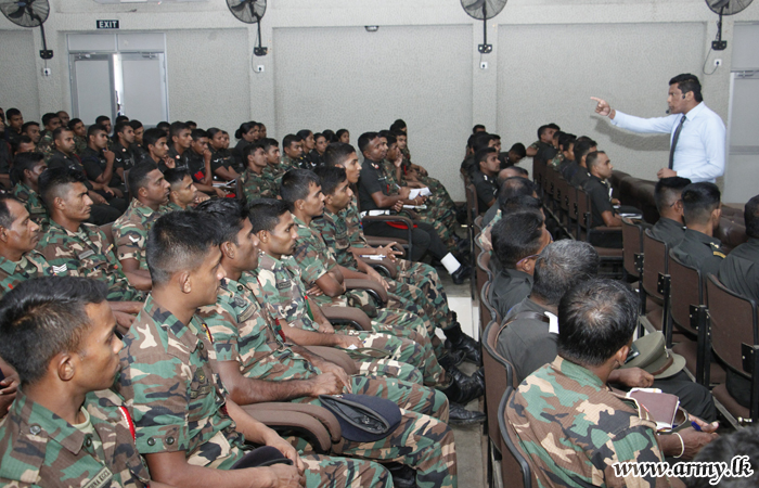 Jaffna Troops Learn Adverse Effects of ‘Smoking & Drugs’ 