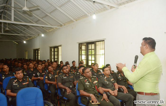 මත්ද්‍රව්‍ය නිවාරණය පිළිබඳව යුද්ධ හමුදා සාමාජිකයින් දැනුවත් කෙරේ