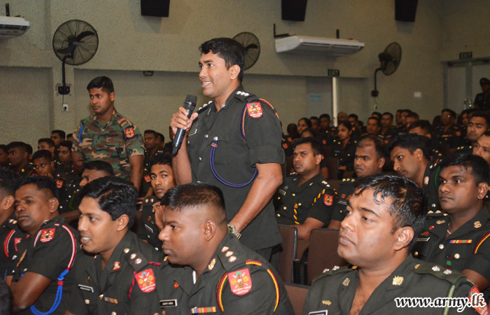 Jaffna Troops Listen to Lecture on 'Fitness & Nutrition' 
