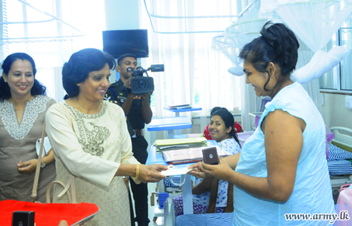 Infants Born on Army Day Gifted with Gold Jewellery  