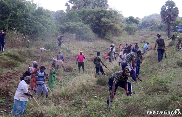 More than 200 Troops Support Community Projects in Kilinochchi
