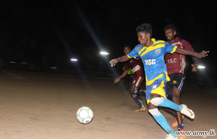 நட்பு ரீதியில்  இடம்பெற்ற கால்ப்பந்து  போட்டிகள்