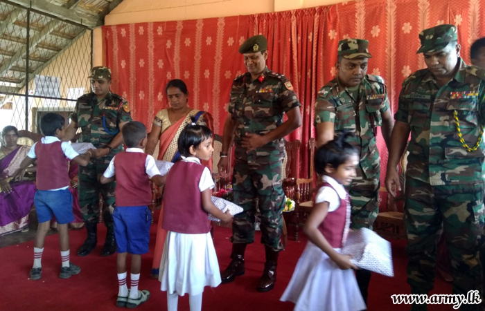 Kilinochchi Troops Support Students with School Accessories  