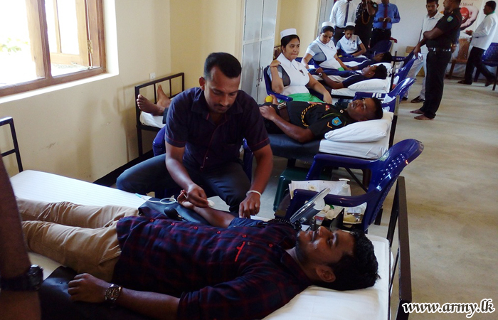 Tamil Donors on Army Day Join Army Personnel to Give Blood for Batticaloa Patients