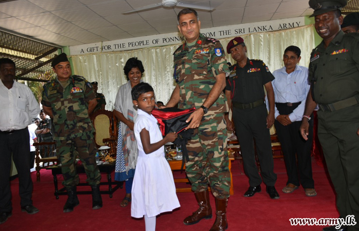 இராணுவத்தினரால் பாலர் பாடசாலை பிள்ளைகள் மற்றும்   பெற்றோர்களுக்கு உதவி