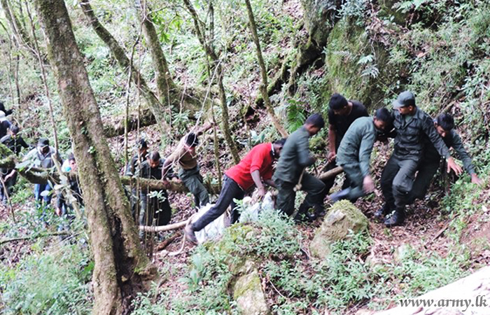 SLSR Troops Recover Dead Body of Female German Tourist in World’s End