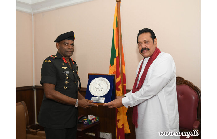 Commander Calls on New Prime Minister