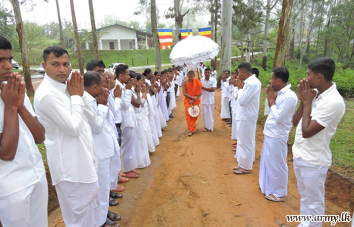 மத்திய இராணுவ படையினரால்  போதி பூஜை பிங்கம  நிகழ்வுகள்