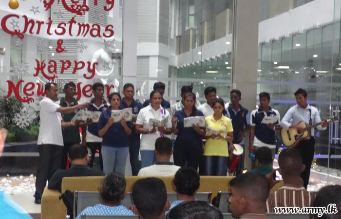 Army Hospital Holds Carols  Service