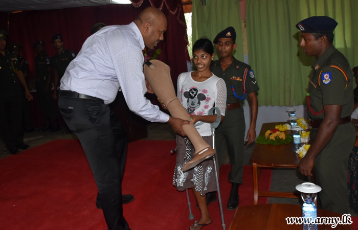 Army Coordinates Distribution of Artificial Limbs to Civilians