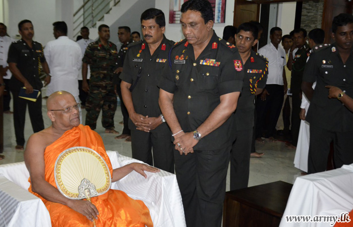 Asgiriya Prelate Interacts with Jaffna People, Administrators, Priests & Security Chiefs During Tour  