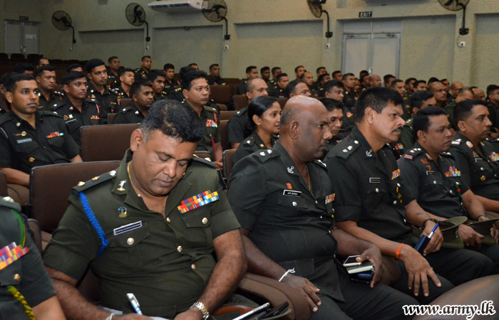 யாழ் படையினர் தொழ்பொருள் மரபு எனும் தலைப்பில் வட மகானத்தில் மேற்கொண்ட கருத்தரங்கு 