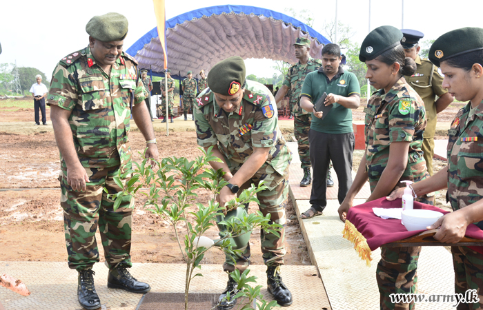 දිවයින පුරා ක්‍රියාත්මක ‘රණවිරු හරිත අරණ’ ව්‍යාපෘතිය මැණික් ෆාම් හිදී ආරම්භ කෙරේ