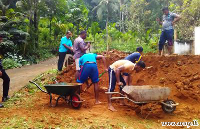 19 SLNG Troops Support Temple Construction