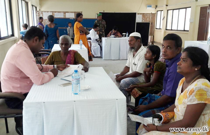 நவாந்துறையில் இராணுவத்தினரின் மருத்துவ முகாம்
