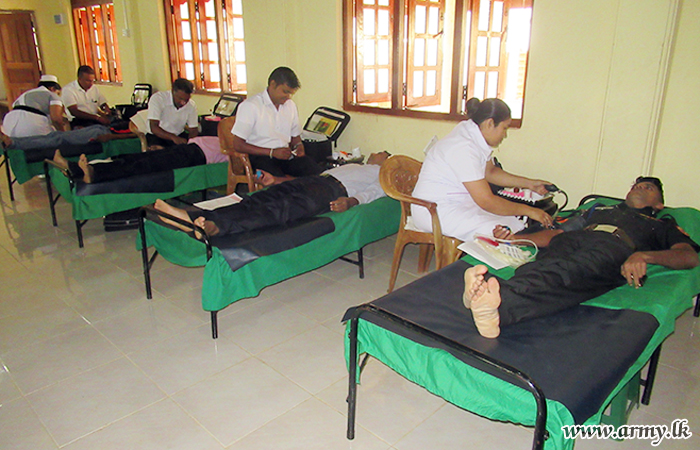 Troops Give Blood in Kebillewela 