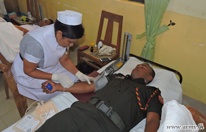 SFHQ-C Troops Give Blood at Hospital Director’s Request