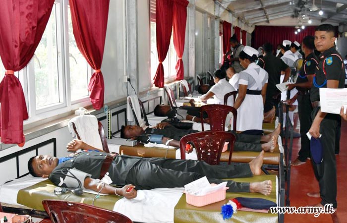 More than 700 Army Troops Join Mammoth 24 Division Blood Drive  