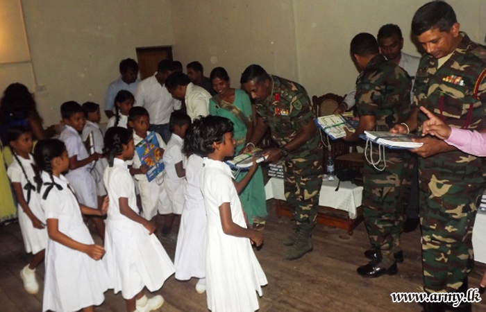 23 Division Troops Organize Book Donation to Aselapura Maha Vidyalaya in Welikanda