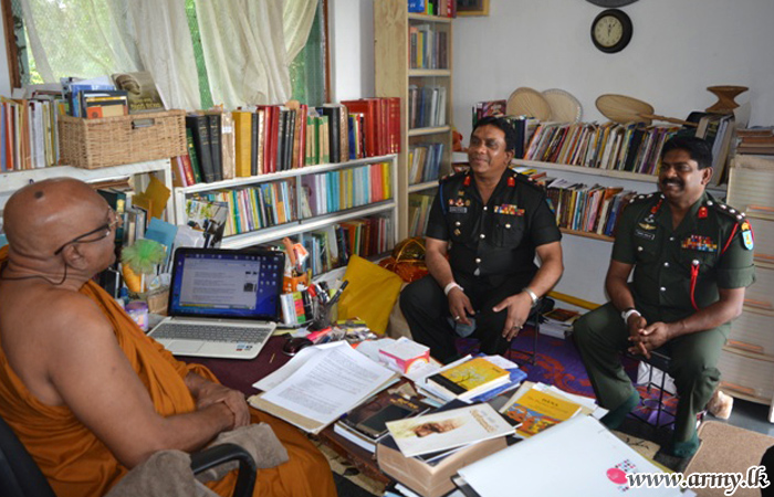 Commander SF-E Calls at Buddangala Monastery 